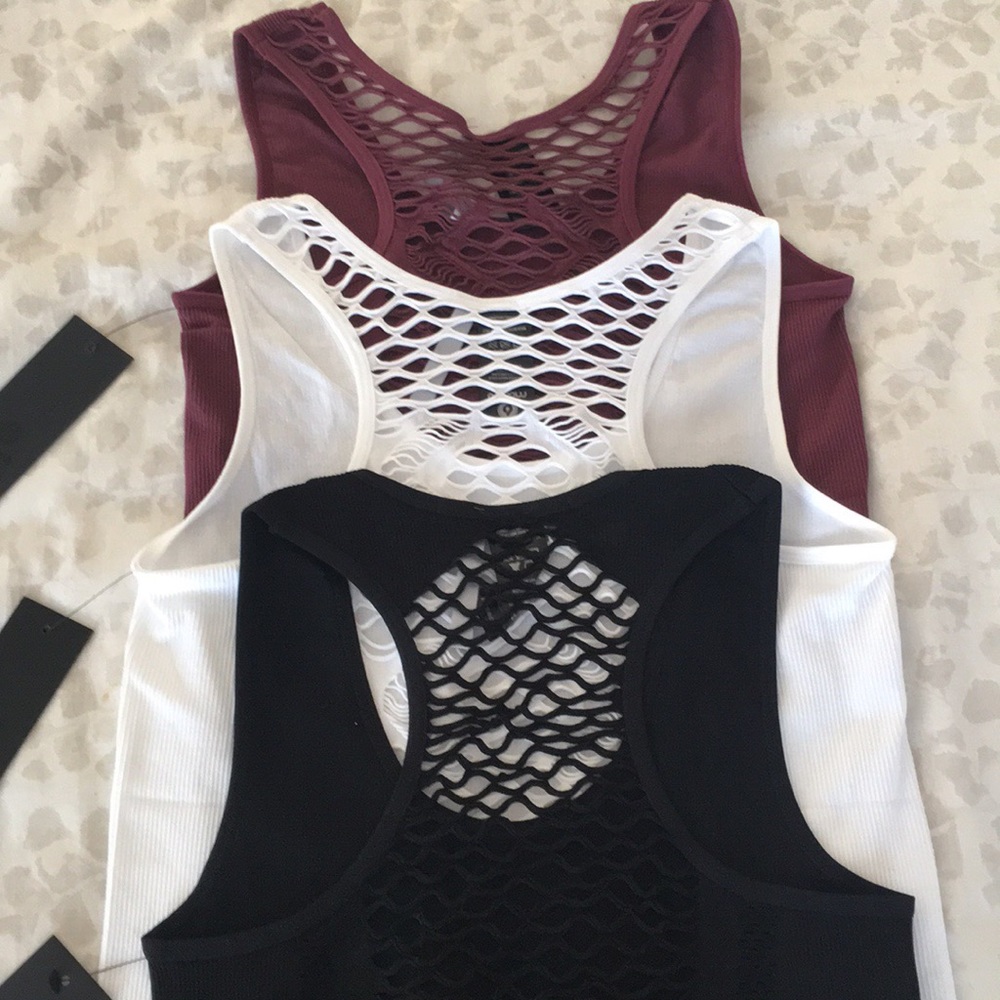 🆕Fabulous tank w/fishnet graphic detailed back